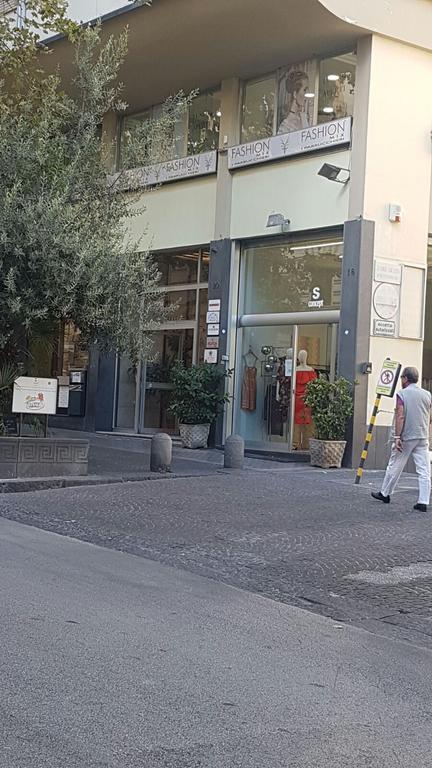 مبيت وإفطار نابولي Bernini 20 المظهر الخارجي الصورة